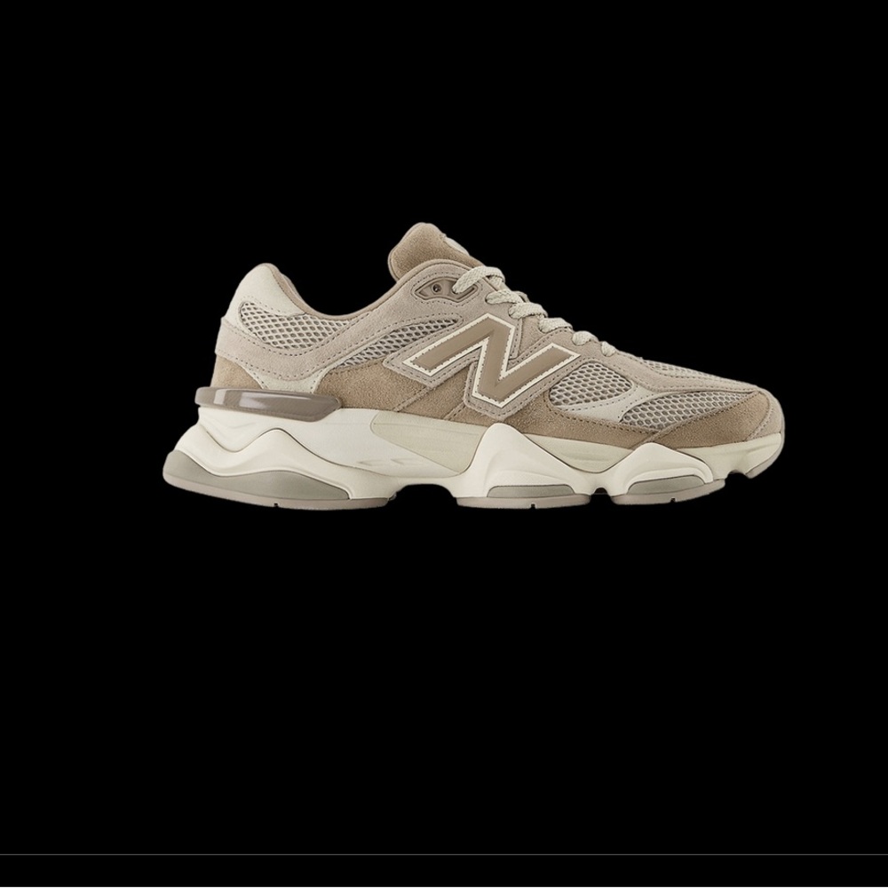 New Balance 9060 Mushroom Arid Stone (women’s 5.5)